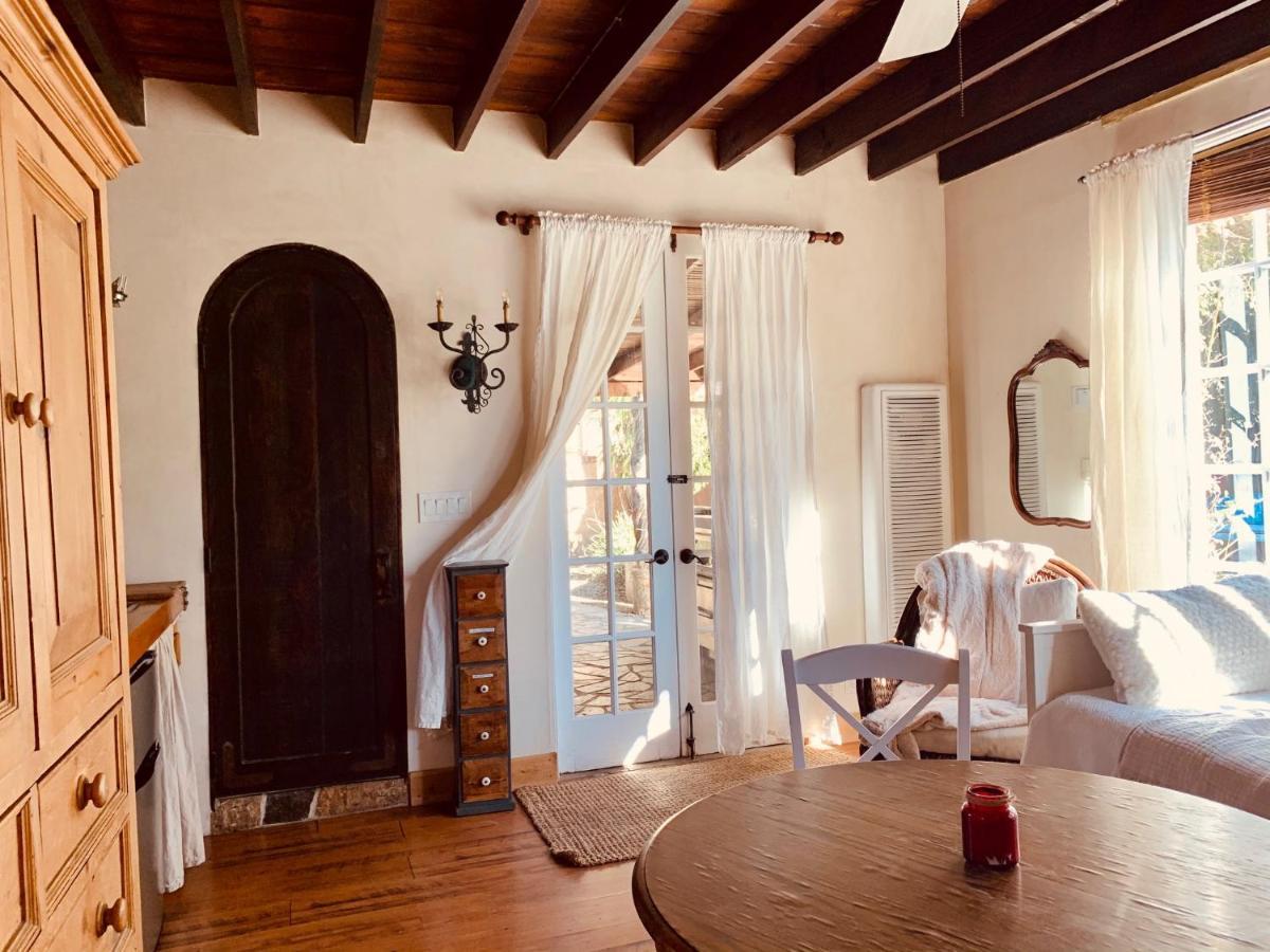 Under The Tuscan Sun Cottage In West Лос-Анджелес Экстерьер фото